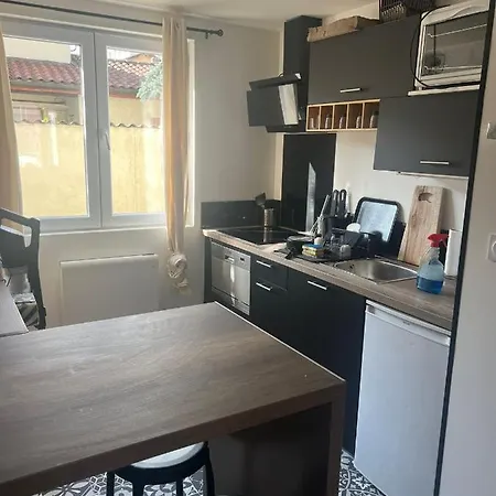 Traversant 8 Apartament