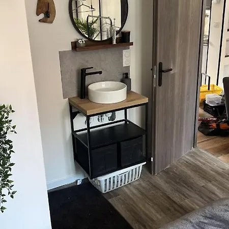 Traversant 8 Apartament